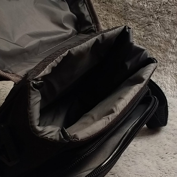 NWOT Camera bag- black/gray color, med size - Picture 6 of 10